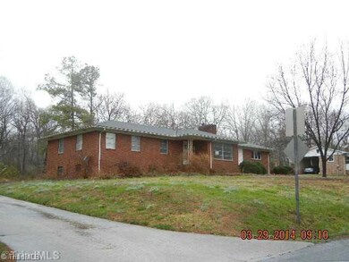 1726 Pine Grove Dr, Asheboro, NC 27205 - photo 2