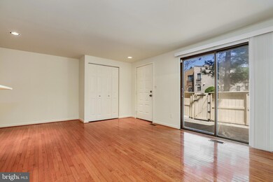 9404 Rushmore Ct, Montgomery Village, MD 20886 - photo 5