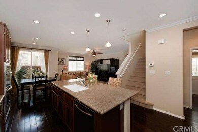 KITCHEN & FAMILY ROOM