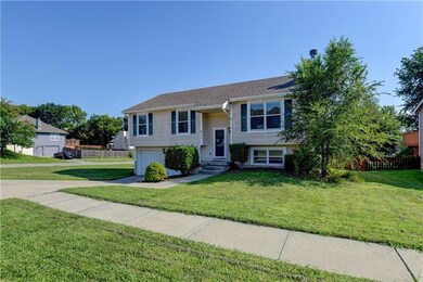 508 Willow Ct, Lansing, KS 66043 - photo 2