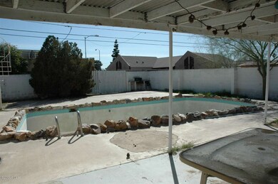 PRIVATE POOL