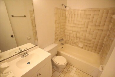 2361 SW 31st Place unit 5, Gainesville, FL 32608 - photo 7