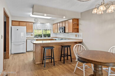 7diningkitchen