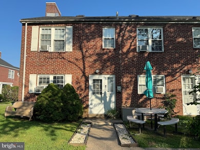 200 Maplewood Dr unit D1, Pottstown, PA 19464 - photo 5