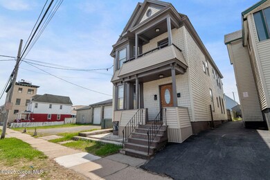 3-1218AlbanySt_03
