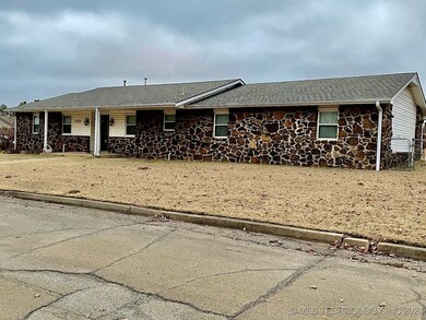 1514 Holmes Ct, Cushing, OK 74023 - photo 4