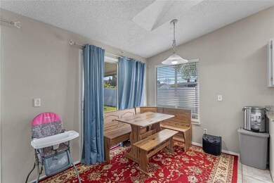 8138 Lesia Cir, Orlando, FL 32835 - photo 7