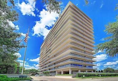 The Willowick unit 11C, Houston, TX 77027 - photo 2