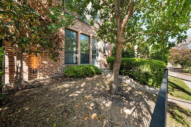 1900 Caddo St unit 4, Dallas, TX 75204 - photo 2