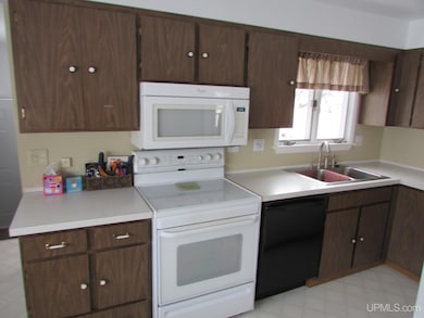 11985 Michigan 38, Pelkie, MI 49958 - photo 7