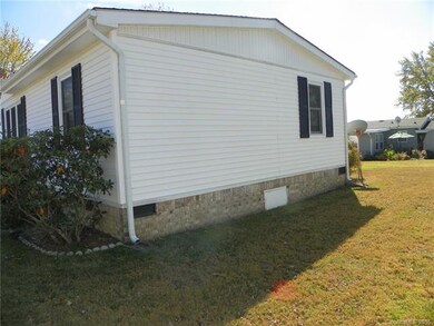 221 Cranbrook Cir unit 19, Hendersonville, NC 28792 - photo 2