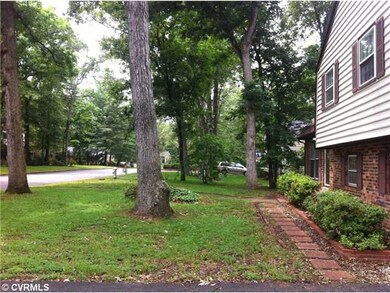 Exterior Front - Front Yard and Walkway