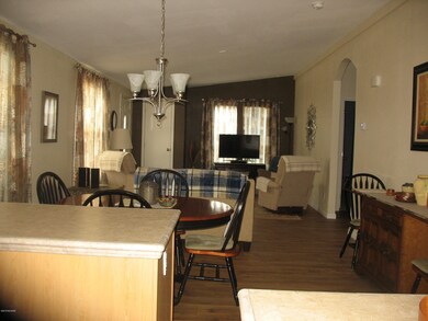 5644 Circle Z Living Room (1)