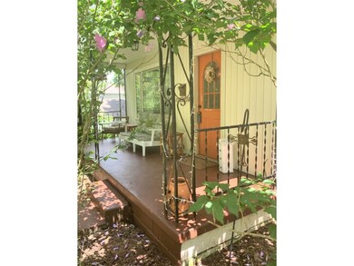 1004 E Market St, Johnson City, TN 37601 - photo 2