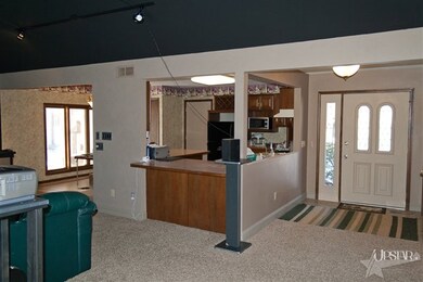 This open floor plan home is great for entertainin