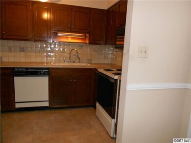 Kitchen - This kitchen is fully equipped and has p