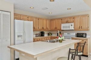 9230HeathridgeDr_print_5