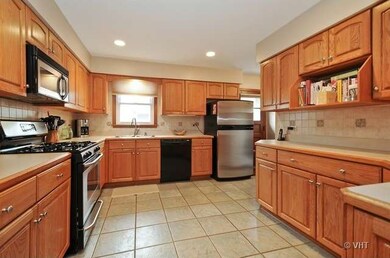 18149 Rockwell Ave, Homewood, IL 60430 - photo 3