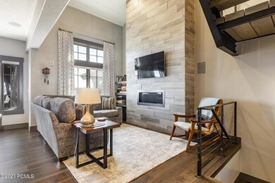 1_Living-Room_1800x1200_3650977