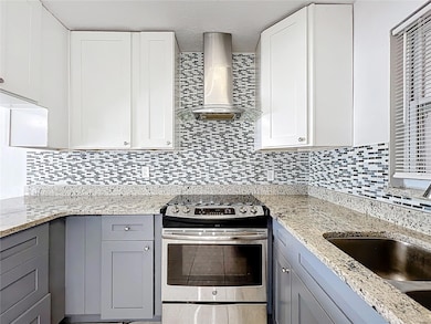 11705 3rd St E unit 3, Treasure Island, FL 33706 - photo 5