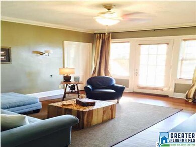 Large living room with great natural light!