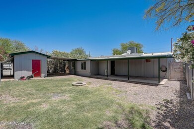 Large Backyard w/shed or workshop