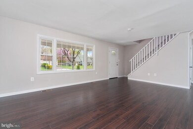 12433 Kemmerton Ln, Bowie, MD 20715 - photo 4