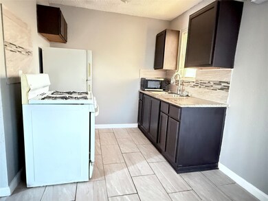 5418 Weaver Rd unit D, Houston, TX 77016 - photo 4