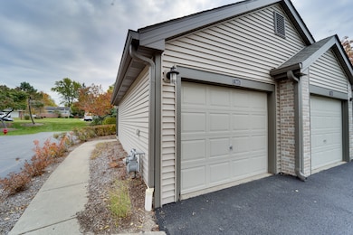 365 Grissom Ln unit 365, Hoffman Estates, IL 60169 - photo 2