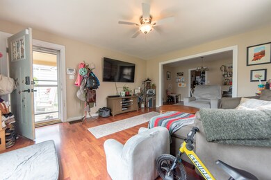 1913 Pennsylvania St, Columbus, IN 47201 - photo 4