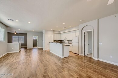 705 W Queen Creek 2162 Chandler AZ - Web