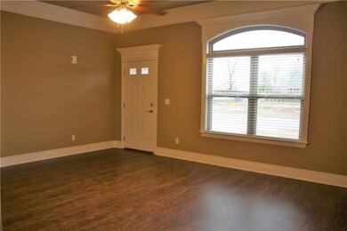 571 Riley Ln, Bethel Heights, AR 72764 - photo 5