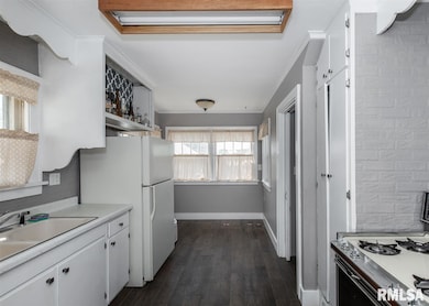 1623 E High St, Davenport, IA 52803 - photo 7