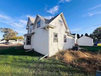 305 N Main St, Lennox, SD 57039 - photo 3