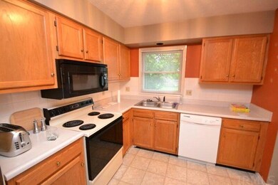 404 W Piper Ct, Muncie, IN 47303 - photo 6