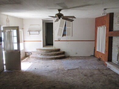 1813 N Jackson St, Waukegan, IL 60087 - photo 5