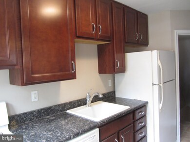 8631 Willow Oak Rd, Parkville, MD 21234 - photo 5