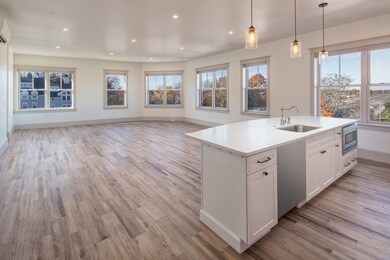 6 Market St unit 304, Newburyport, MA 01950 - photo 4