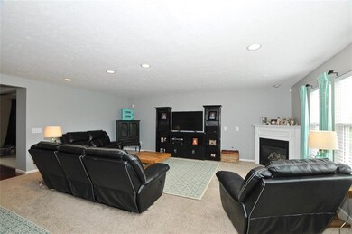 10865 Pleasant View Ln, Fishers, IN 46038 - photo 6