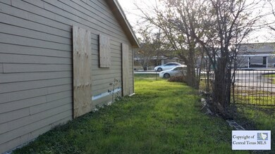 415 Staples Rd, San Marcos, TX 78666 - photo 4