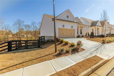 View of front of home featuring a front lawn