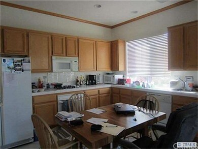 Large window, recessed lights, 9ft high ceiling in