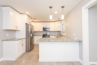 3 Parkview Dr, Rensselaer, NY 12144 - photo 4