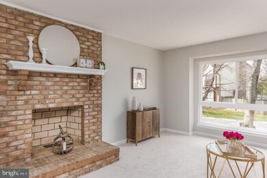 19040 Mcfarlin Dr, Germantown, MD 20874 - photo 5