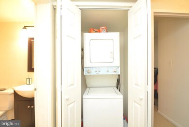 11643 Stoneview Square unit 86/2B, Reston, VA 20191 - photo 5