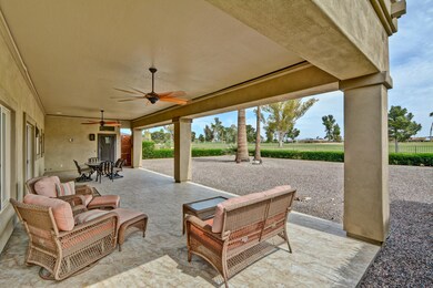 FABULOUS LARGE TILED BACK PATIO