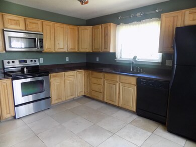 Eat-in Kitchen