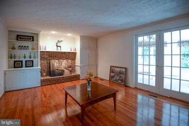 6304 Falling Brook Dr, Burke, VA 22015 - photo 7