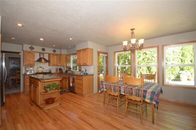 2443 Arrowpoint Ct, Medford, OR 97504 - photo 7