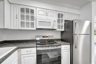 510 Lake Shore Dr unit 20, West Palm Beach, FL 33403 - photo 2